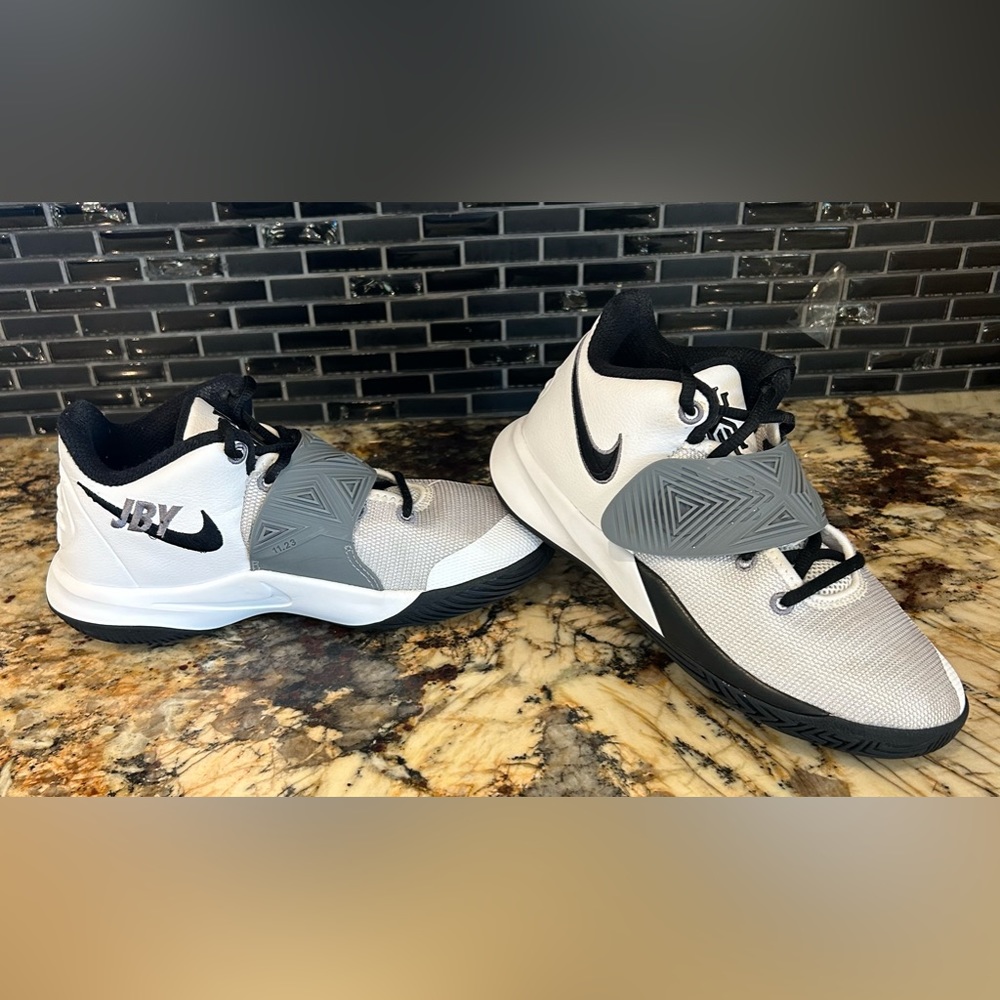 Nike Kyrie Irving 4Y
